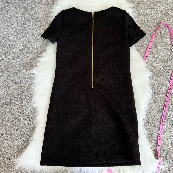 Tahari Black Textured Shift Dress w Embellished Neck and gold zipper back sz 2 - Picture 7 of 9